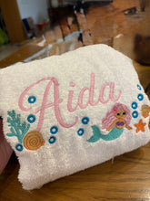 Load image into Gallery viewer, Beach Poncho with Design