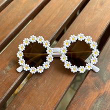 Load image into Gallery viewer, Flowers Sunglasses
