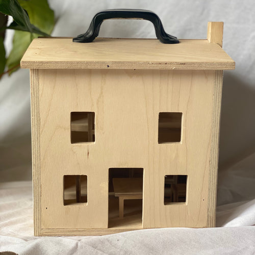 Portable doll house for little girls - My Little World