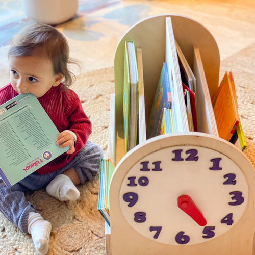 Montessori portable bookshelf with clock for kids - My Little World